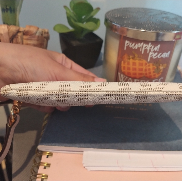 Michael Kors Jet Set Monogram Wristlet - Picture 5 of 9